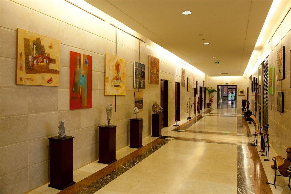Lancaster Ouaga 2000 Hotel วากาดูกู ภายนอก รูปภาพ