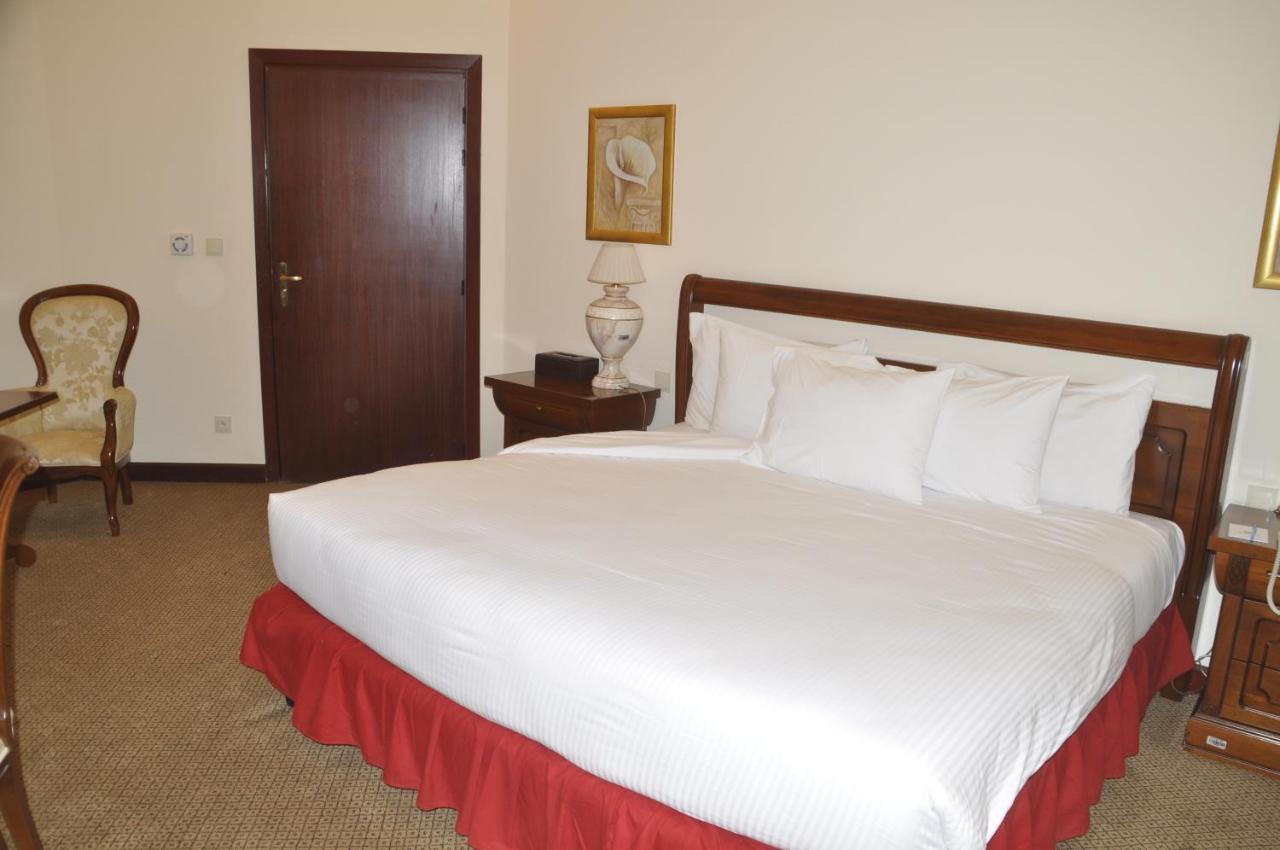 Lancaster Ouaga 2000 Hotel วากาดูกู ภายนอก รูปภาพ