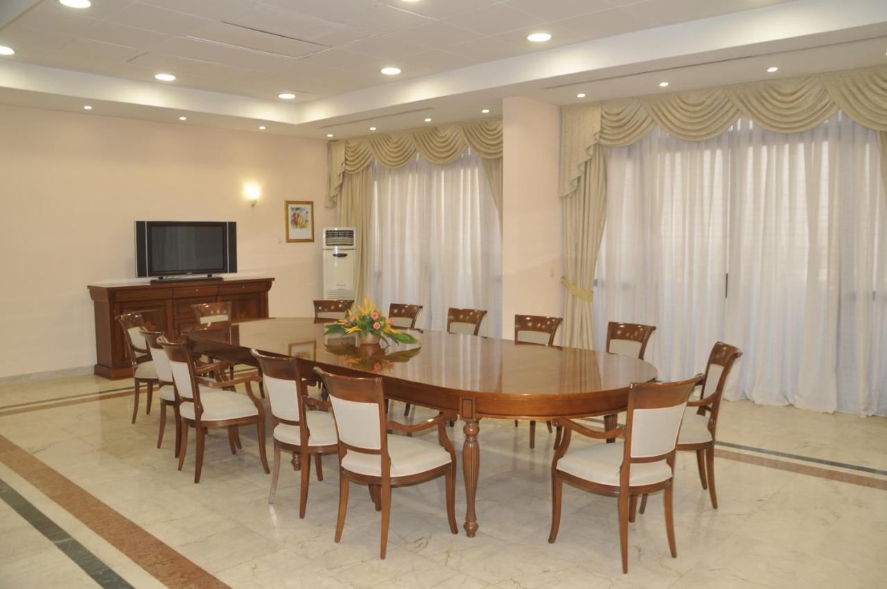 Lancaster Ouaga 2000 Hotel วากาดูกู ภายนอก รูปภาพ