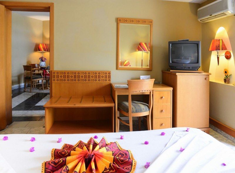 Lancaster Ouaga 2000 Hotel วากาดูกู ภายนอก รูปภาพ