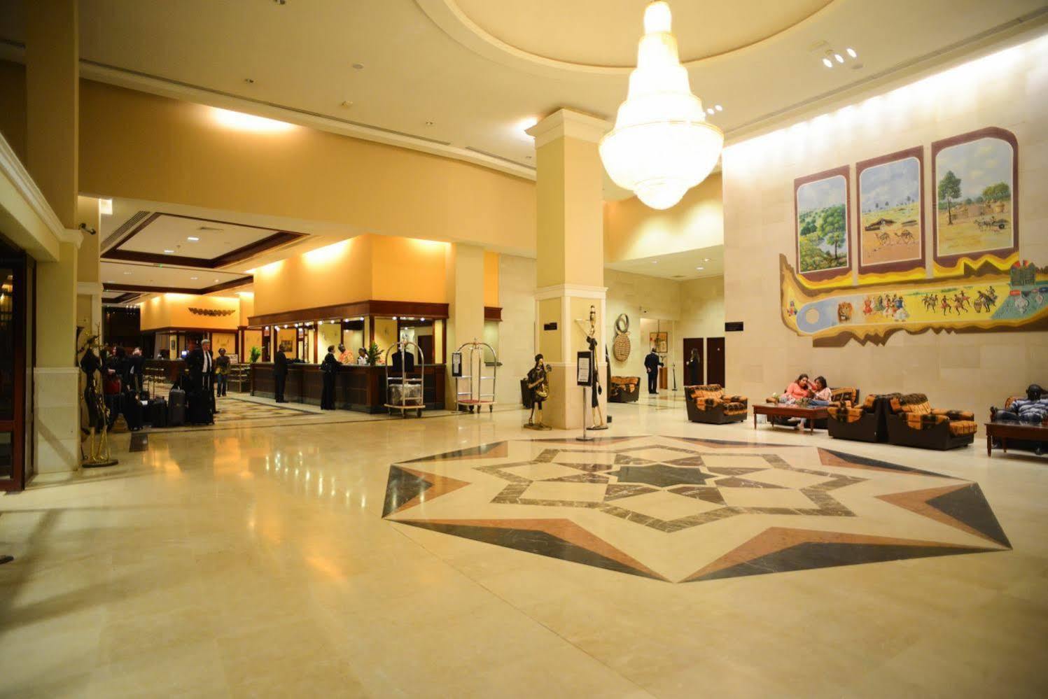 Lancaster Ouaga 2000 Hotel วากาดูกู ภายนอก รูปภาพ